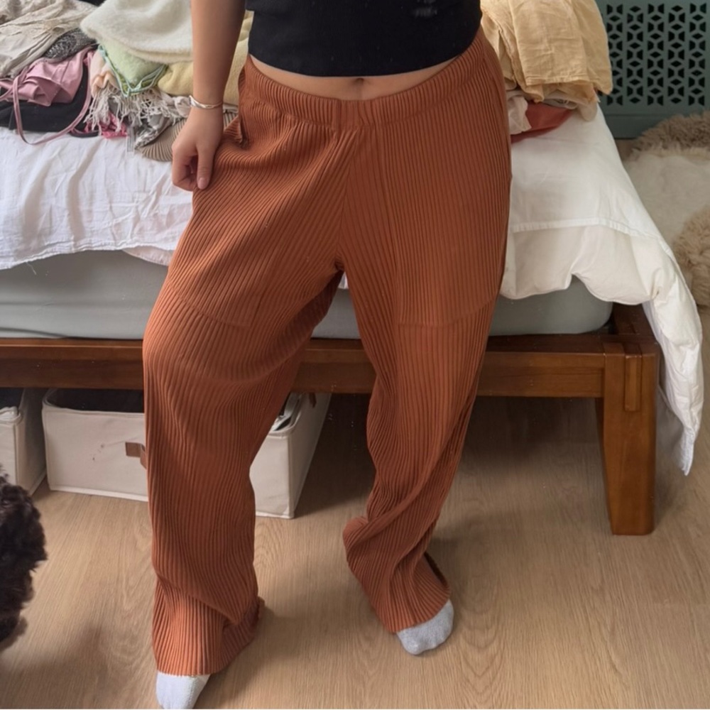 KOTN Unisex Rib Pant in Terracota